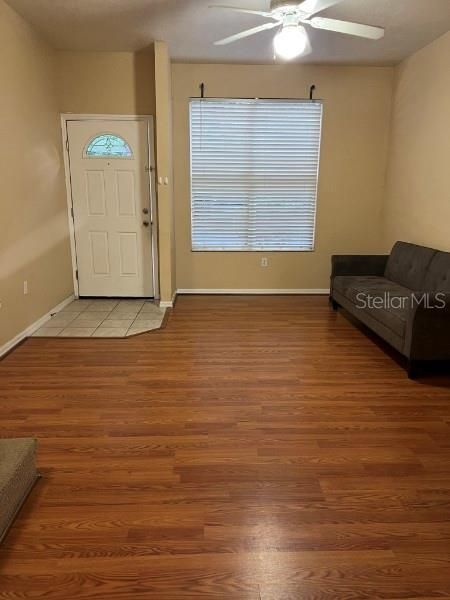 待售: $175,000 (2 贝兹, 2 浴室, 1172 平方英尺)