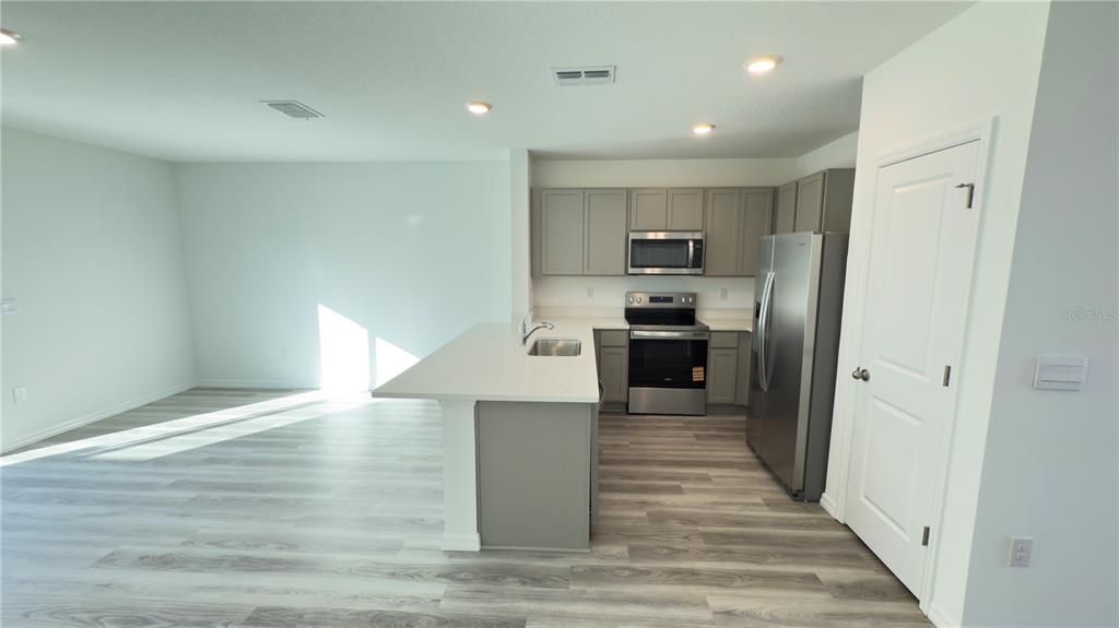 В аренду: $2,000 (3 спален, 2 ванн, 1463 Квадратных фут)