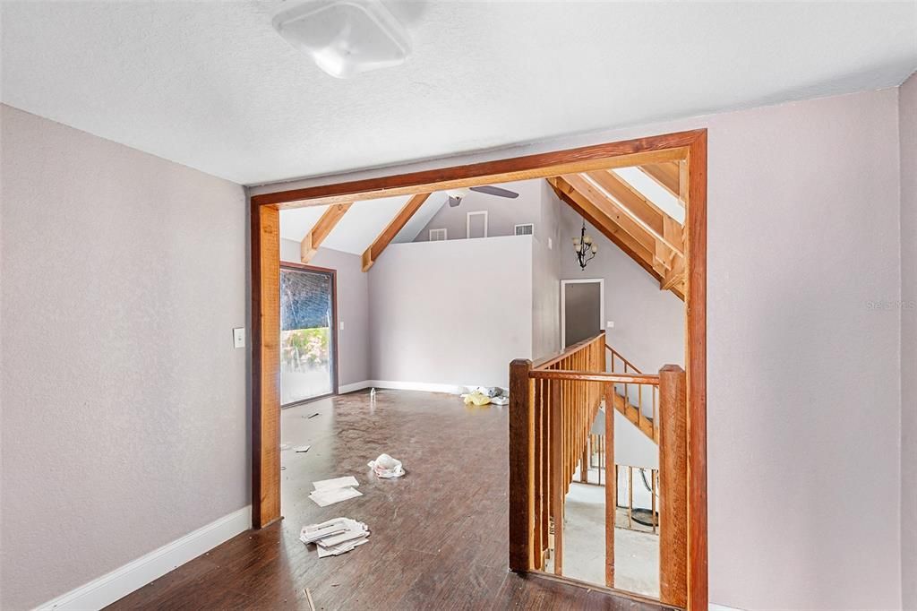 待售: $350,000 (5 贝兹, 2 浴室, 2444 平方英尺)