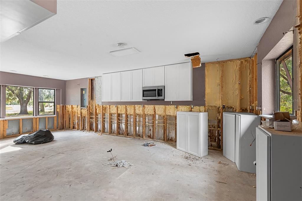 待售: $350,000 (5 贝兹, 2 浴室, 2444 平方英尺)