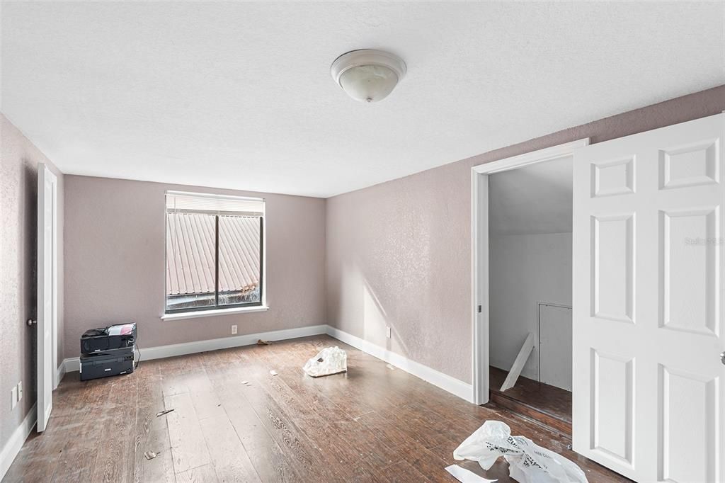 待售: $350,000 (5 贝兹, 2 浴室, 2444 平方英尺)