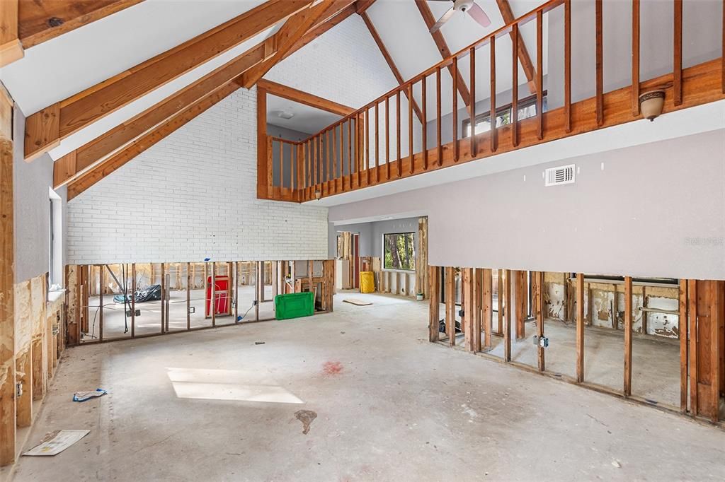 待售: $350,000 (5 贝兹, 2 浴室, 2444 平方英尺)