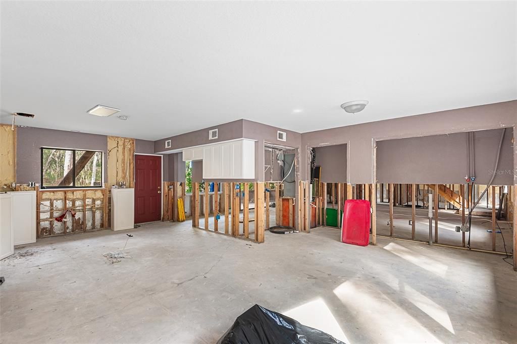 待售: $350,000 (5 贝兹, 2 浴室, 2444 平方英尺)