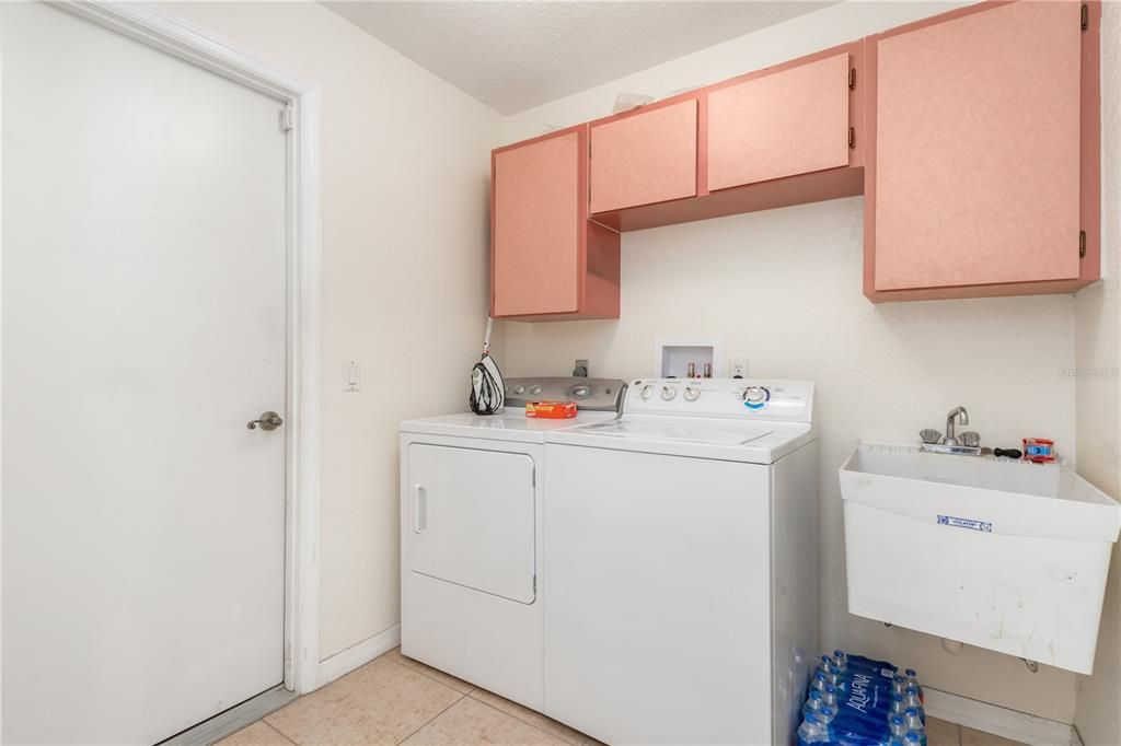 For Sale: $329,900 (4 beds, 2 baths, 2031 Square Feet)