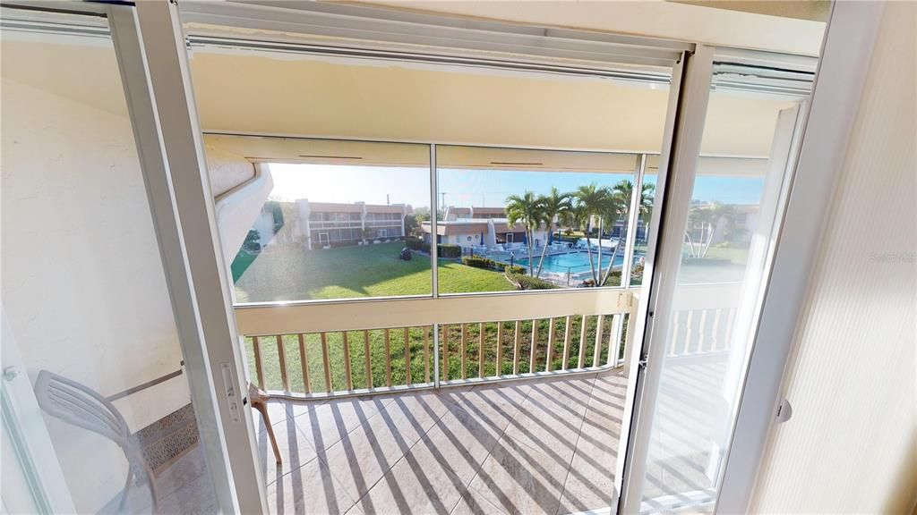 待售: $220,000 (2 贝兹, 2 浴室, 1114 平方英尺)