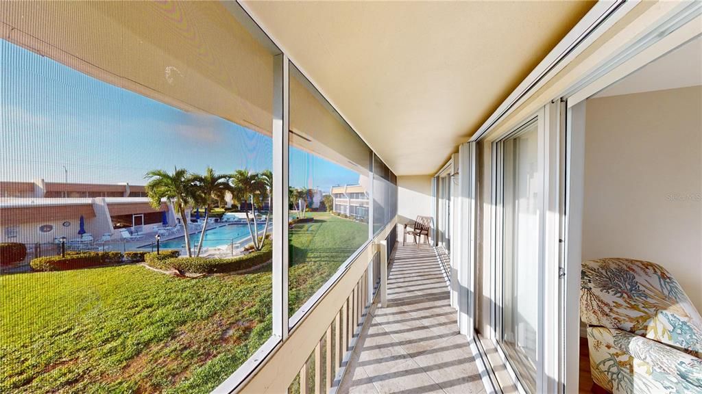 待售: $220,000 (2 贝兹, 2 浴室, 1114 平方英尺)