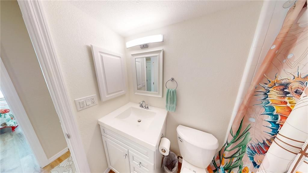 待售: $220,000 (2 贝兹, 2 浴室, 1114 平方英尺)