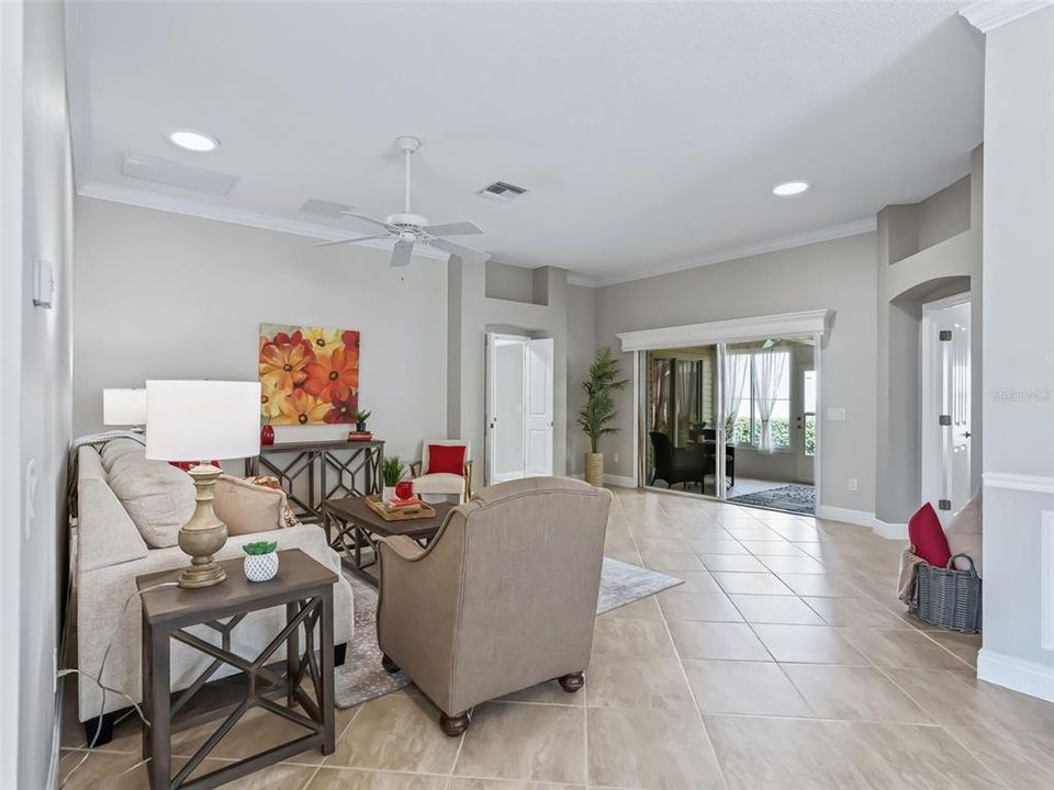 En Venta: $369,900 (3 camas, 2 baños, 1855 Pies cuadrados)