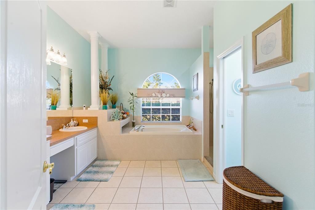 For Sale: $649,900 (4 beds, 3 baths, 3003 Square Feet)