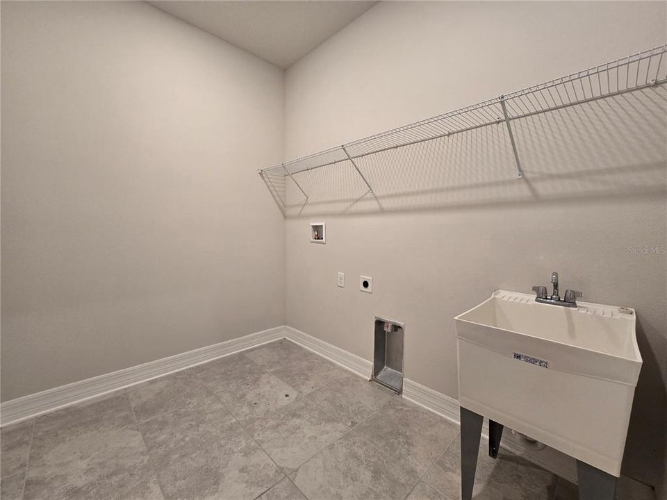 В аренду: $2,199 (4 спален, 2 ванн, 2162 Квадратных фут)