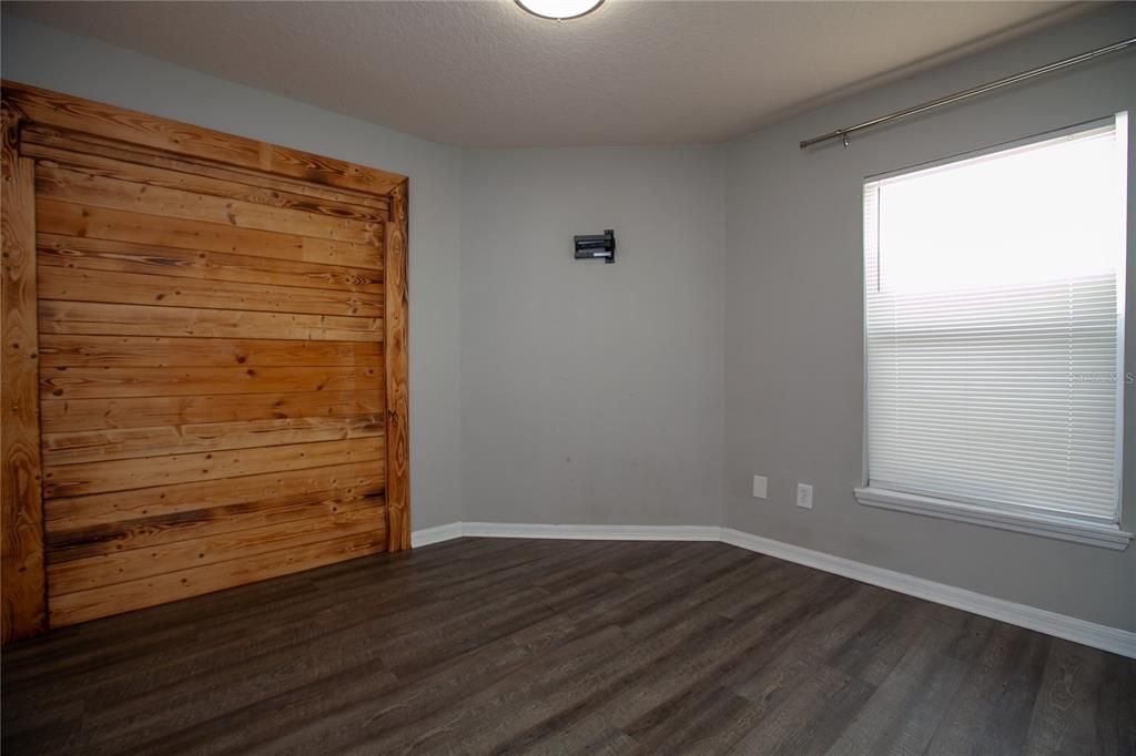 For Sale: $264,000 (4 beds, 3 baths, 1659 Square Feet)