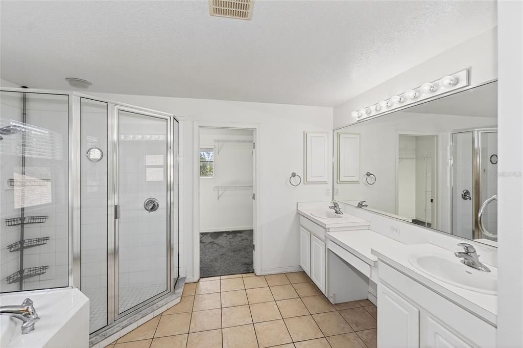 В аренду: $4,500 (4 спален, 3 ванн, 2950 Квадратных фут)