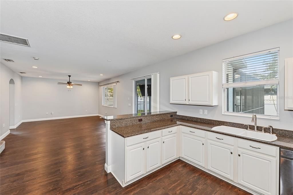 В аренду: $4,500 (4 спален, 3 ванн, 2950 Квадратных фут)