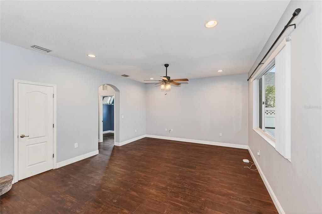 В аренду: $4,500 (4 спален, 3 ванн, 2950 Квадратных фут)