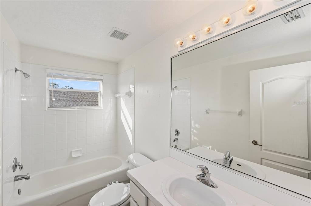 В аренду: $4,500 (4 спален, 3 ванн, 2950 Квадратных фут)