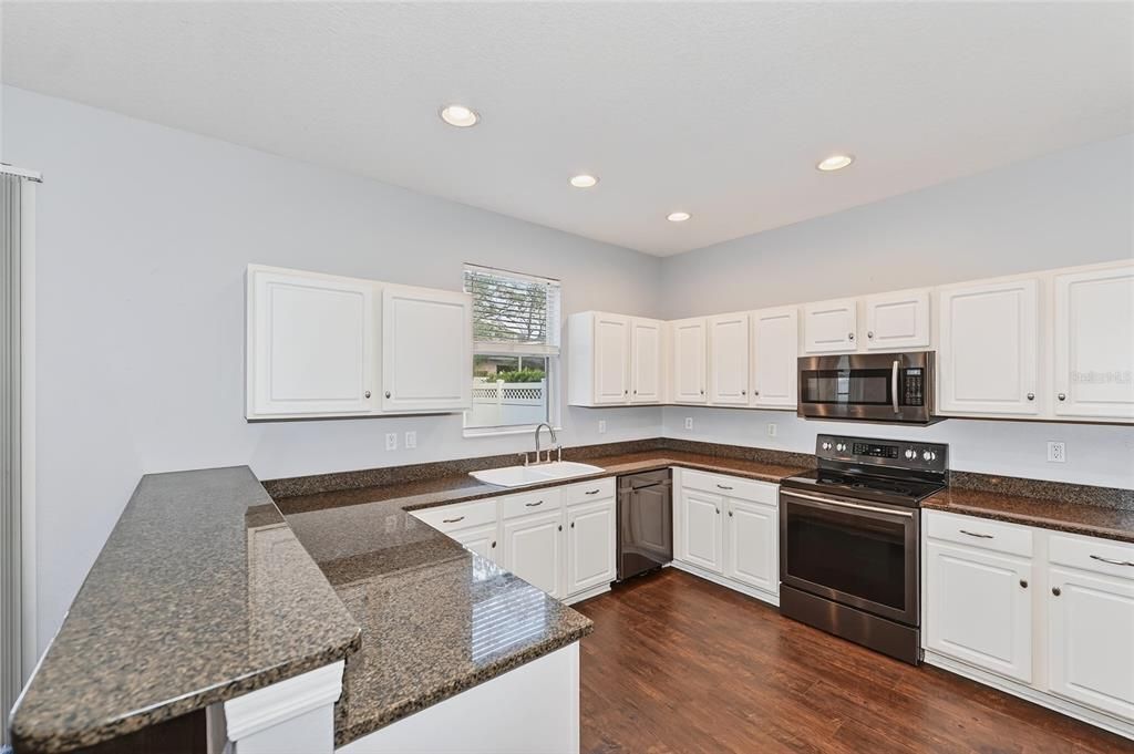 В аренду: $4,500 (4 спален, 3 ванн, 2950 Квадратных фут)