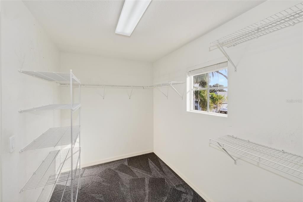 В аренду: $4,500 (4 спален, 3 ванн, 2950 Квадратных фут)