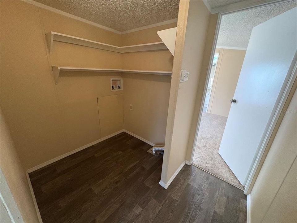 待售: $249,900 (3 贝兹, 2 浴室, 924 平方英尺)