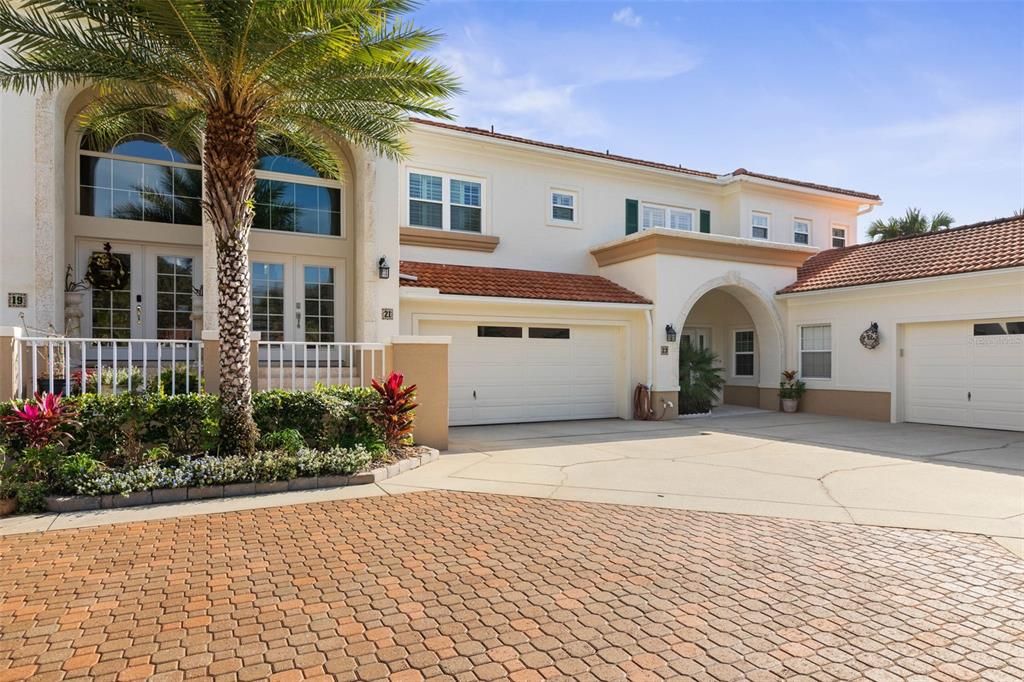 待售: $599,000 (2 贝兹, 2 浴室, 2186 平方英尺)