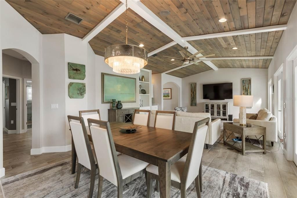 待售: $599,000 (2 贝兹, 2 浴室, 2186 平方英尺)