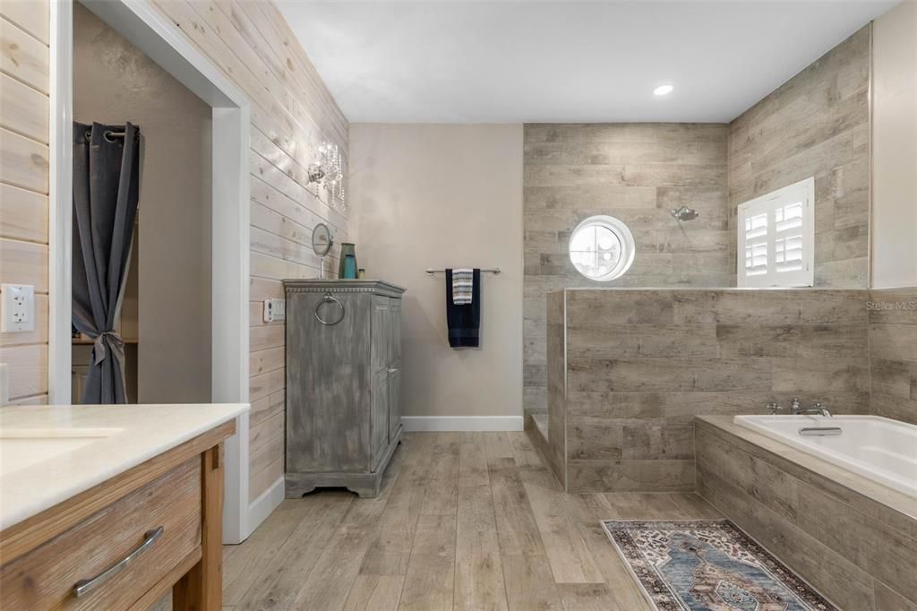 待售: $599,000 (2 贝兹, 2 浴室, 2186 平方英尺)