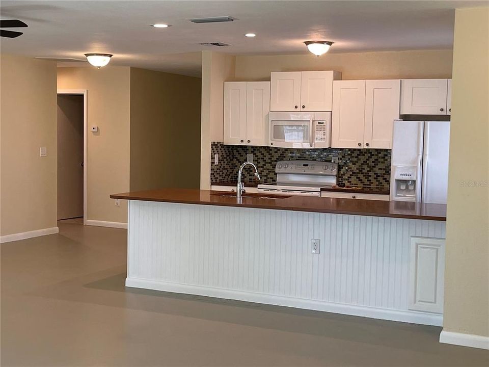 For Rent: $2,295 (3 beds, 2 baths, 1561 Square Feet)