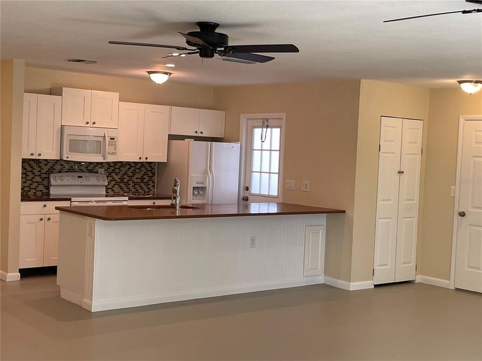 For Rent: $2,295 (3 beds, 2 baths, 1561 Square Feet)