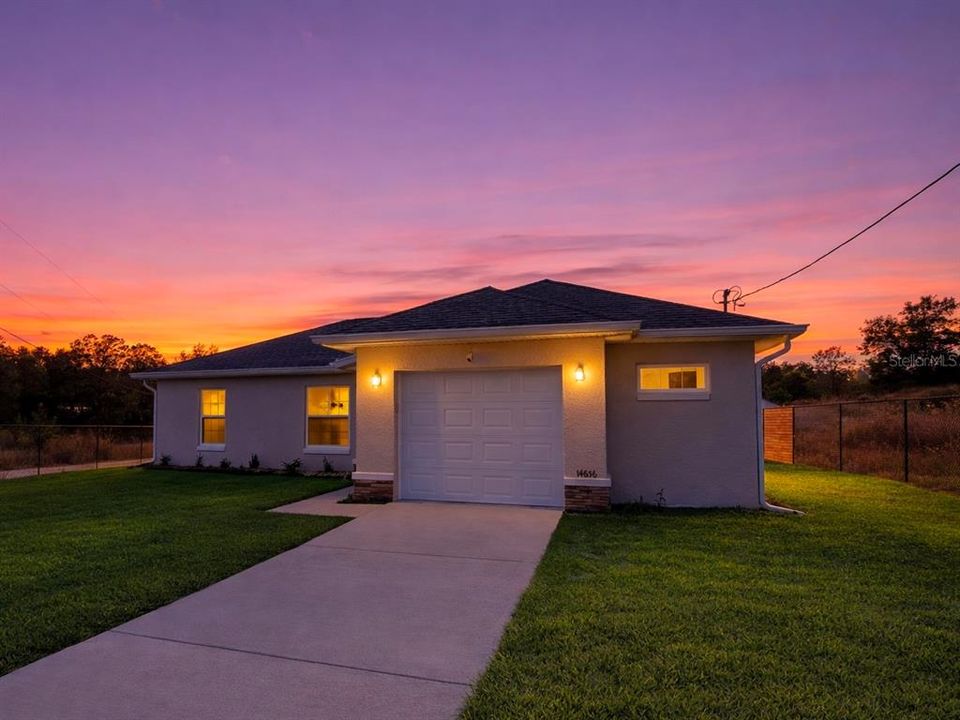 待售: $244,900 (3 贝兹, 2 浴室, 1301 平方英尺)