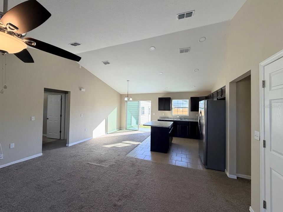 待售: $244,900 (3 贝兹, 2 浴室, 1301 平方英尺)