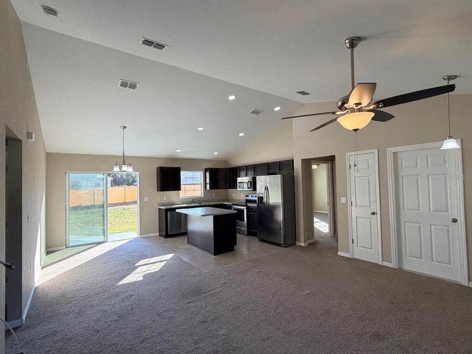 待售: $244,900 (3 贝兹, 2 浴室, 1301 平方英尺)