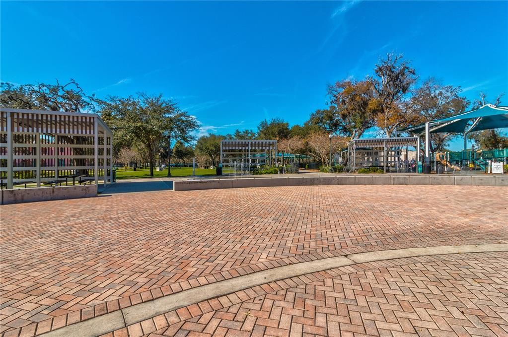 For Rent: $1,000 (1 beds, 1 baths, 600 Square Feet)