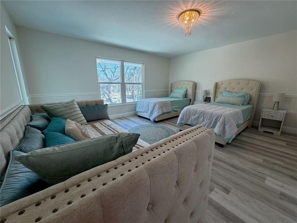 На продажу: $3,650,000 (3 спален, 3 ванн, 2211 Квадратных фут)