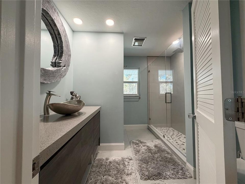 For Sale: $3,650,000 (3 beds, 3 baths, 2211 Square Feet)