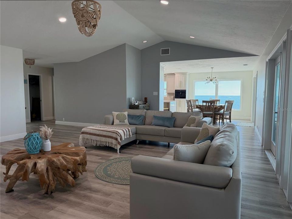 For Sale: $3,650,000 (3 beds, 3 baths, 2211 Square Feet)