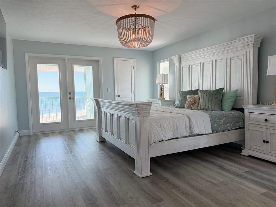 For Sale: $3,650,000 (3 beds, 3 baths, 2211 Square Feet)