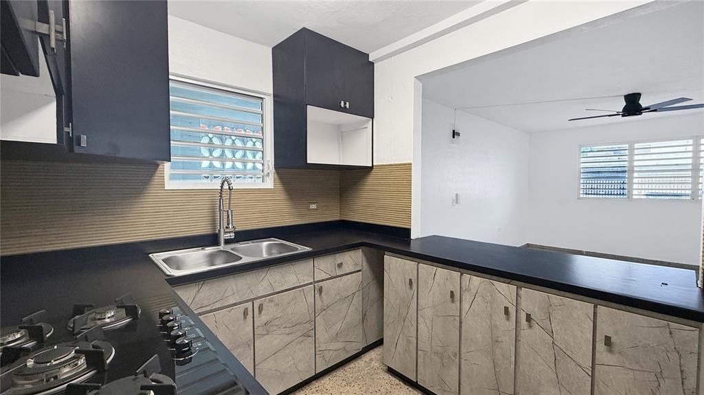 En Renta: $2,200 (4 camas, 2 baños, 1522 Pies cuadrados)