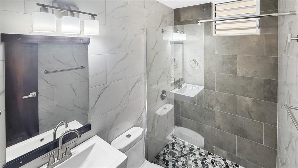 En Renta: $2,200 (4 camas, 2 baños, 1522 Pies cuadrados)