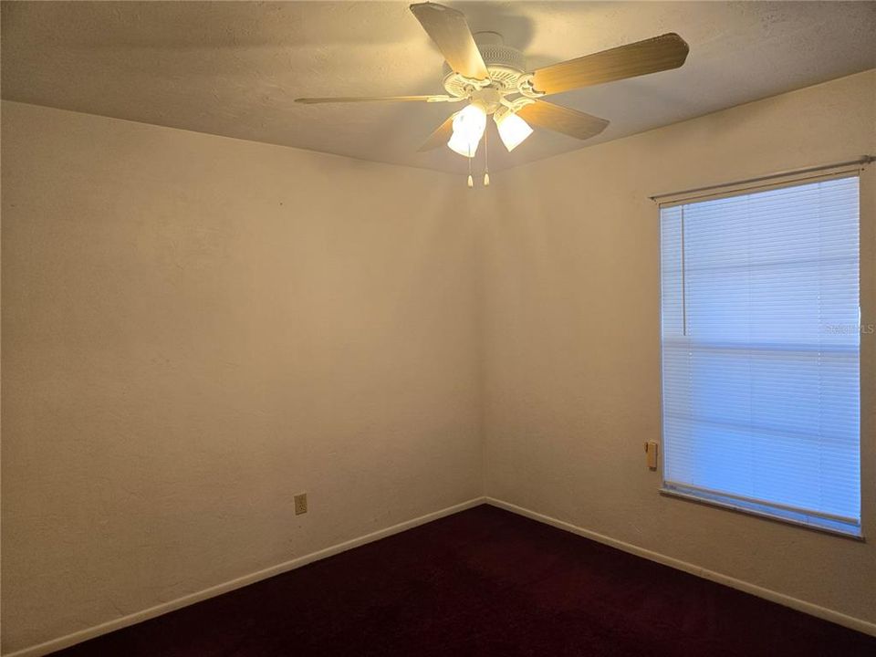 待售: $239,000 (2 贝兹, 1 浴室, 870 平方英尺)