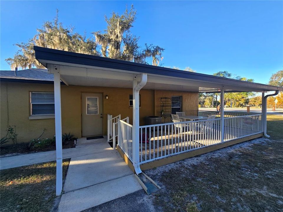 待售: $239,000 (2 贝兹, 1 浴室, 870 平方英尺)