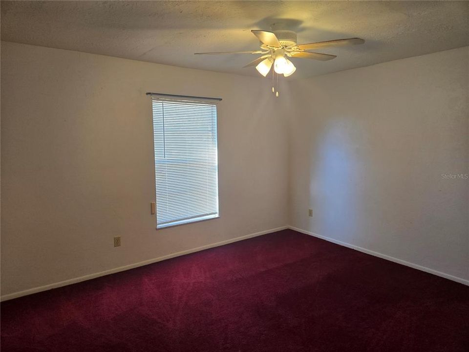 待售: $239,000 (2 贝兹, 1 浴室, 870 平方英尺)