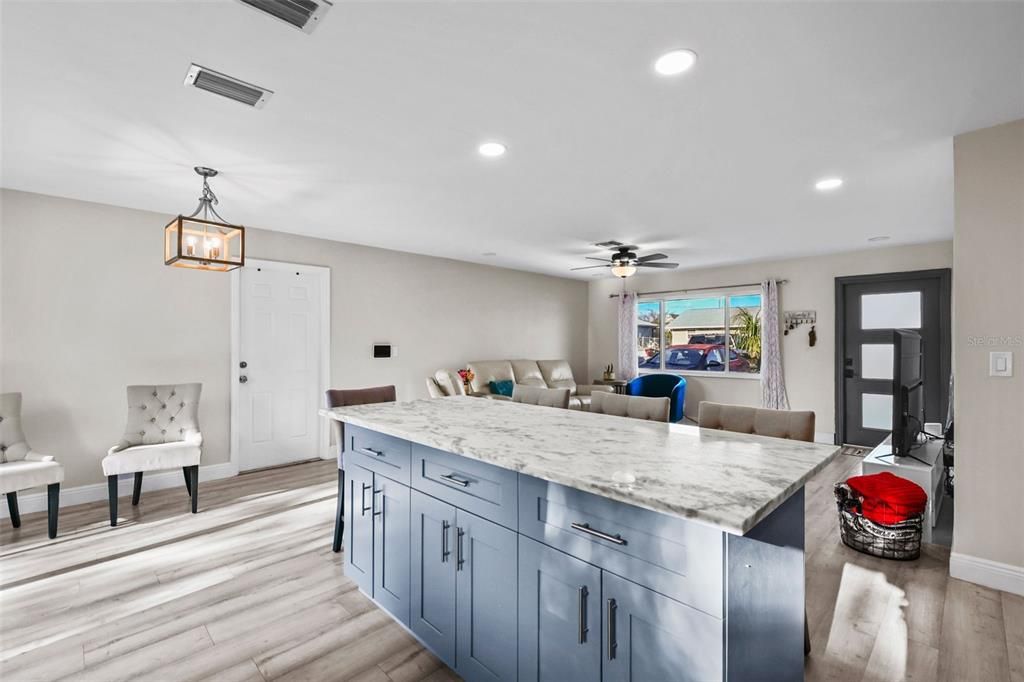 待售: $359,000 (3 贝兹, 2 浴室, 1226 平方英尺)