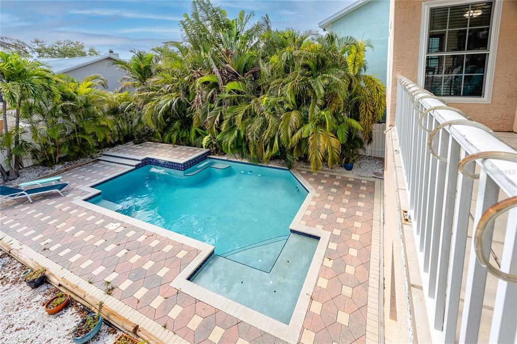 待售: $975,000 (4 贝兹, 2 浴室, 2401 平方英尺)