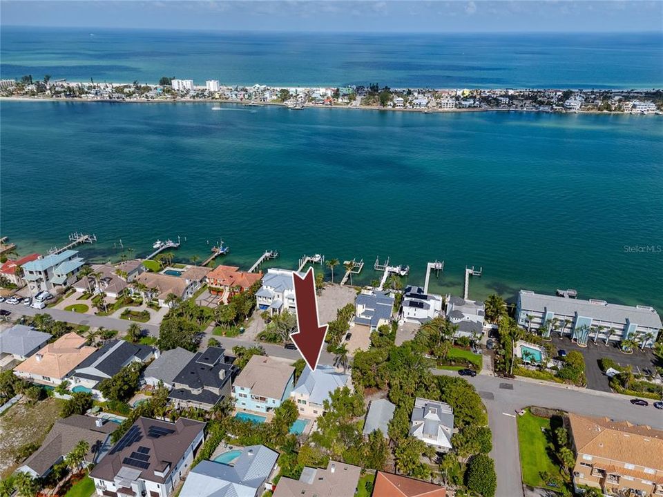 待售: $975,000 (4 贝兹, 2 浴室, 2401 平方英尺)