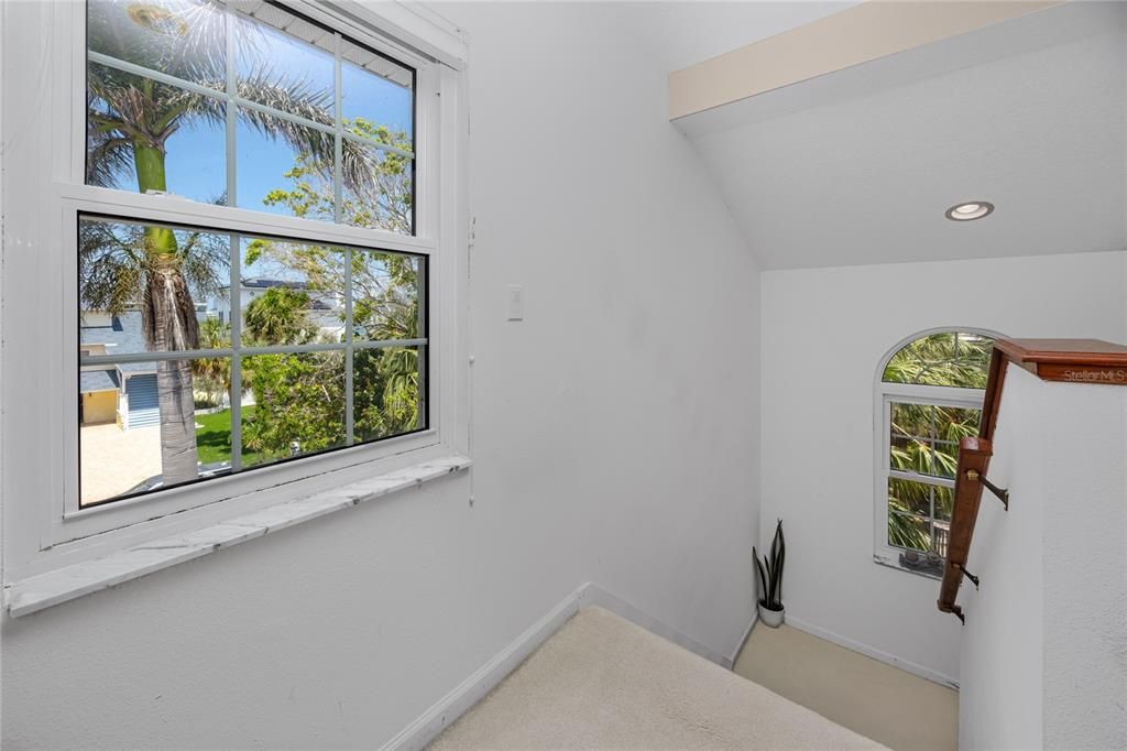 待售: $975,000 (4 贝兹, 2 浴室, 2401 平方英尺)