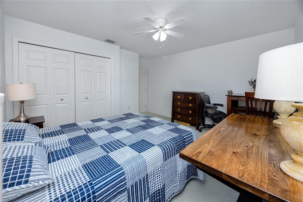 待售: $975,000 (4 贝兹, 2 浴室, 2401 平方英尺)