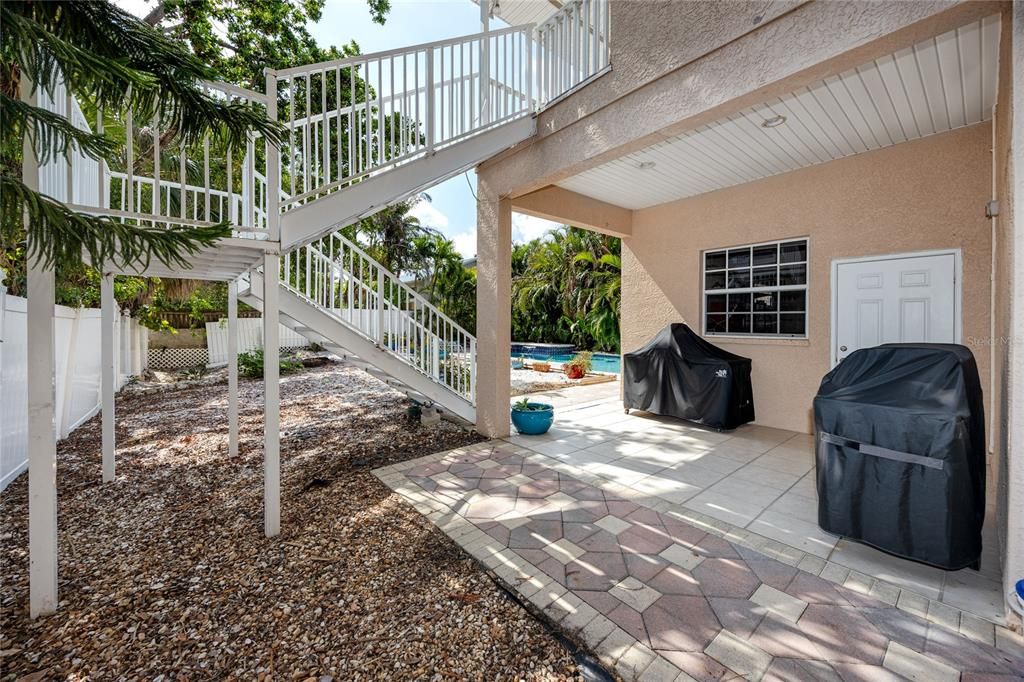 待售: $975,000 (4 贝兹, 2 浴室, 2401 平方英尺)