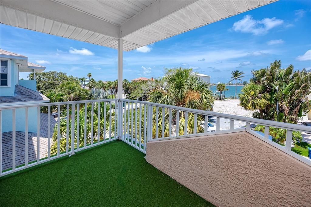 待售: $975,000 (4 贝兹, 2 浴室, 2401 平方英尺)