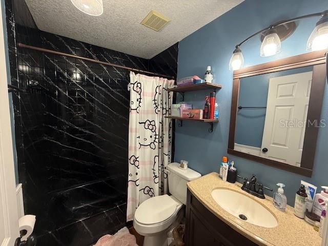 For Sale: $299,900 (3 beds, 2 baths, 1049 Square Feet)