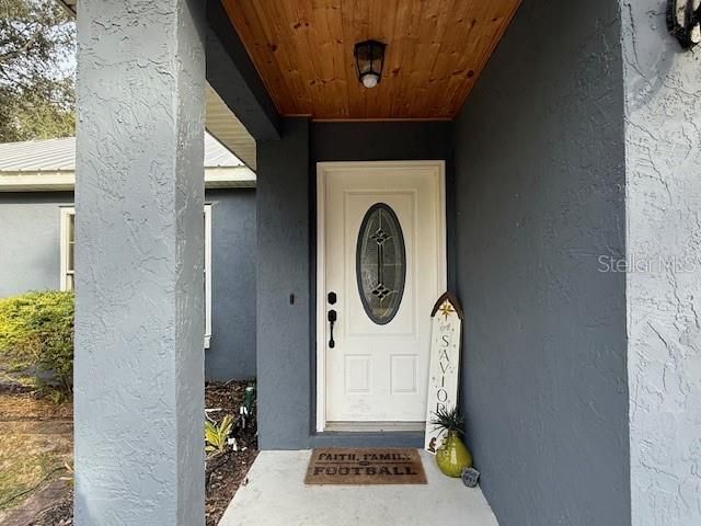 For Sale: $299,900 (3 beds, 2 baths, 1049 Square Feet)
