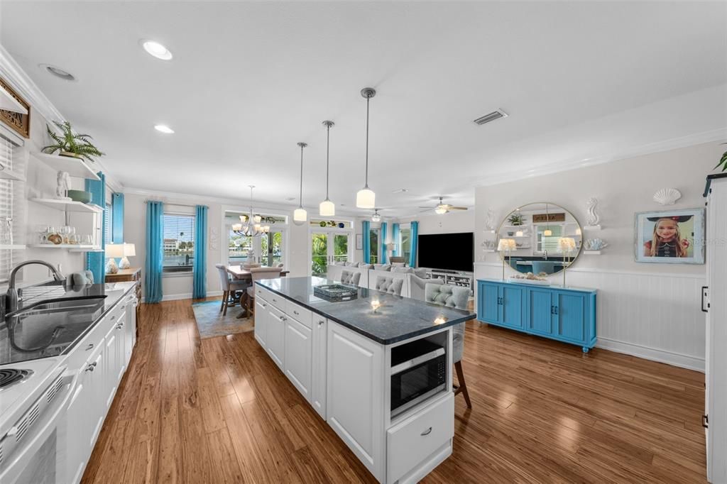 Active With Contract: $1,650,000 (3 beds, 2 baths, 1624 Square Feet)